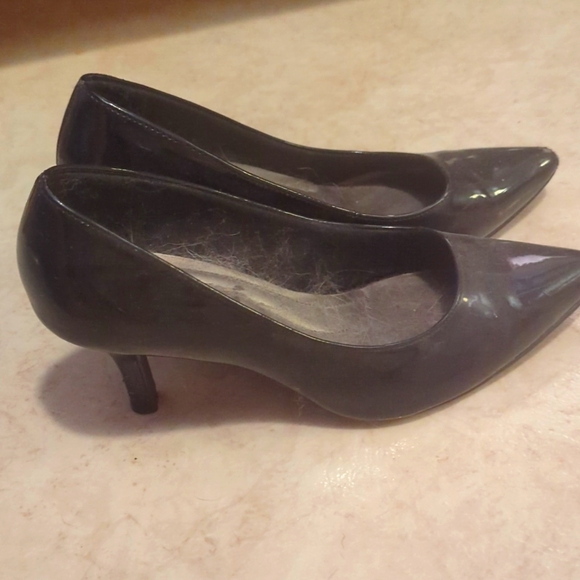 Black Medium Heels - Picture 1 of 3